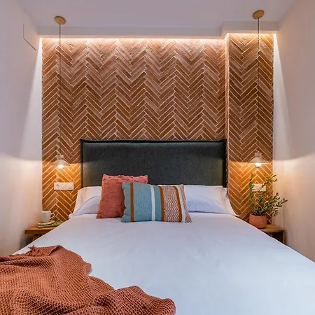 Vestal Domo Adults Only Han/Misafirhane Cambrils